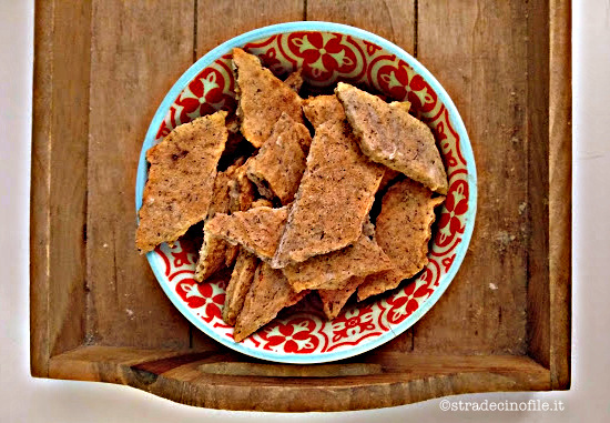 biscotti rustici al tonno per cani e gatti